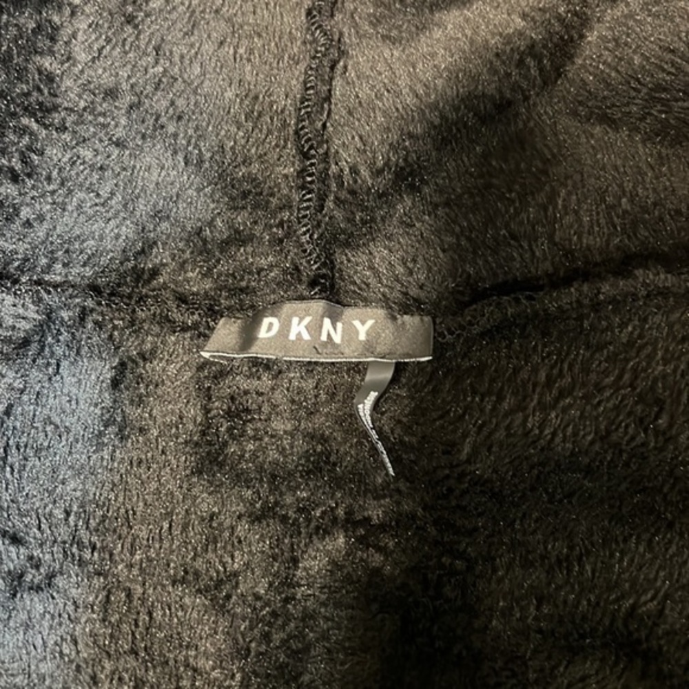 DKNY fluffy‎ oversized black pullover - Picture 4 of 5